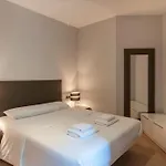 Tamarit شقة