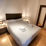 Tamarit شقة *