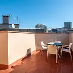 Tamarit شقة