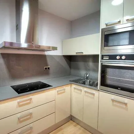 Tamarit Apartment *