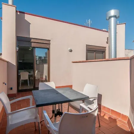 Tamarit Apartment *