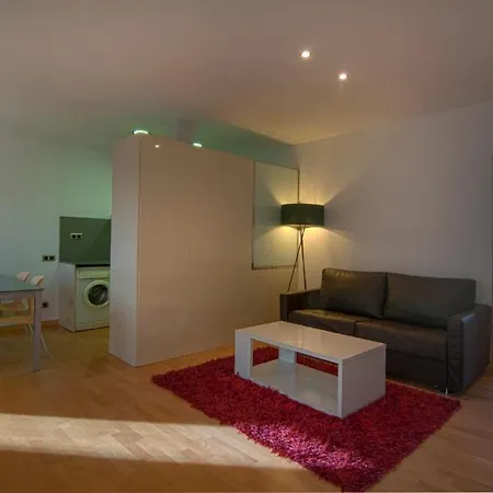 Tamarit Apartment Barcelona